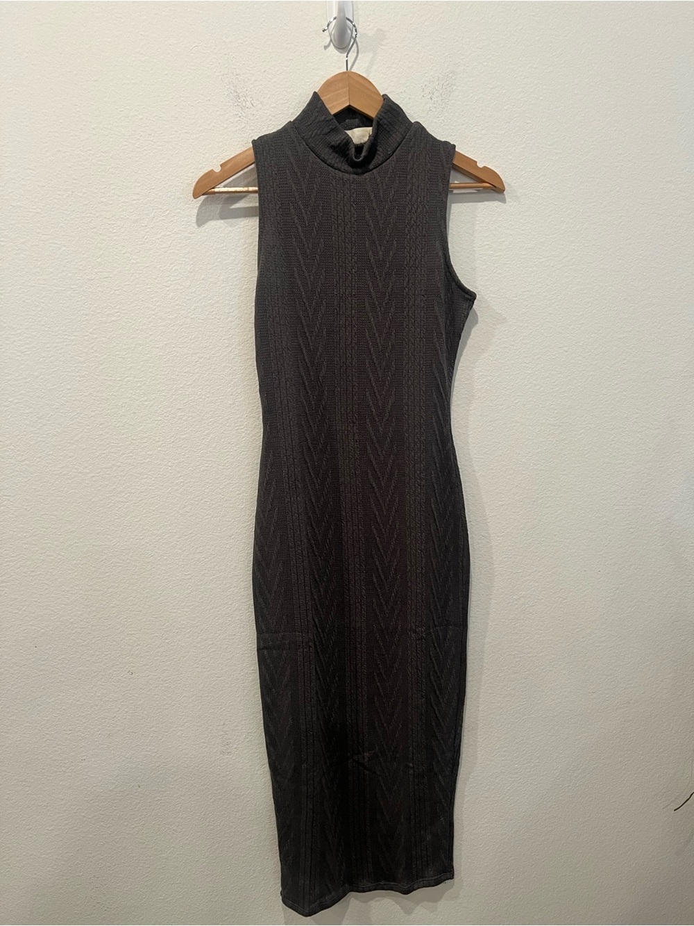 Sleeveless Mock Neck Ribbed Midi Dress - Gray